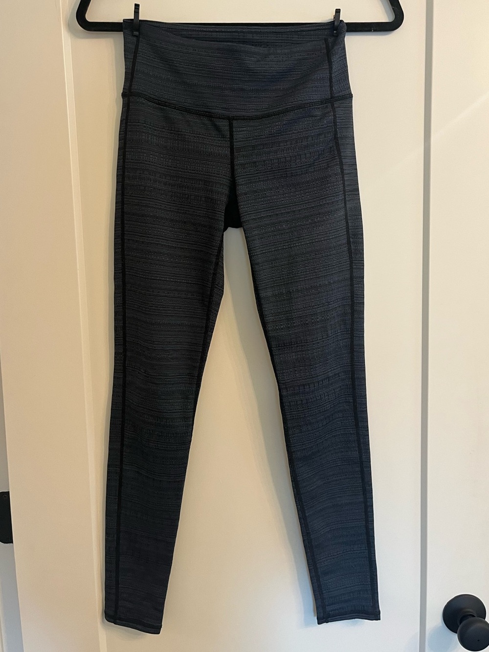 Athleta Blue-Black High Rise Jacquard Stripe Chaturanga Leggings 27", S